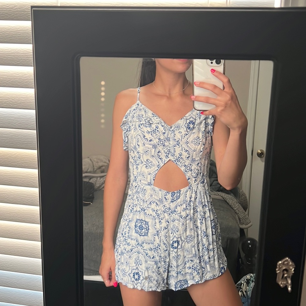 PacSun blue and white romper